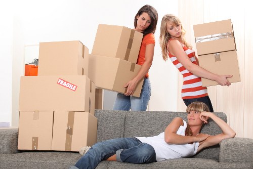 Residential packing services with bubble wrap and boxes
